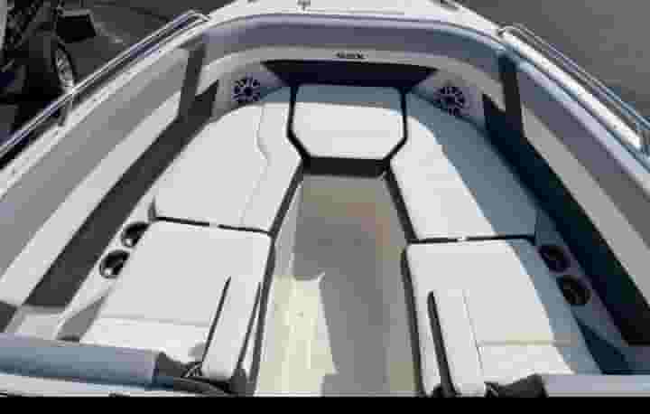 Upholstering and making seatas for boats and yachts