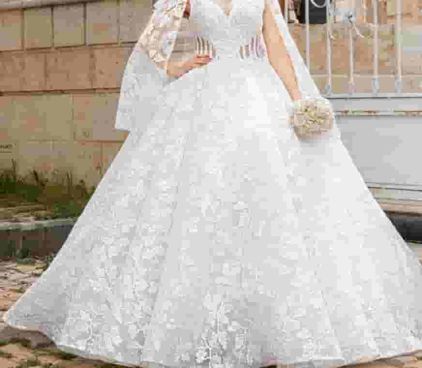 A very luxurious royal wedding dress for sale