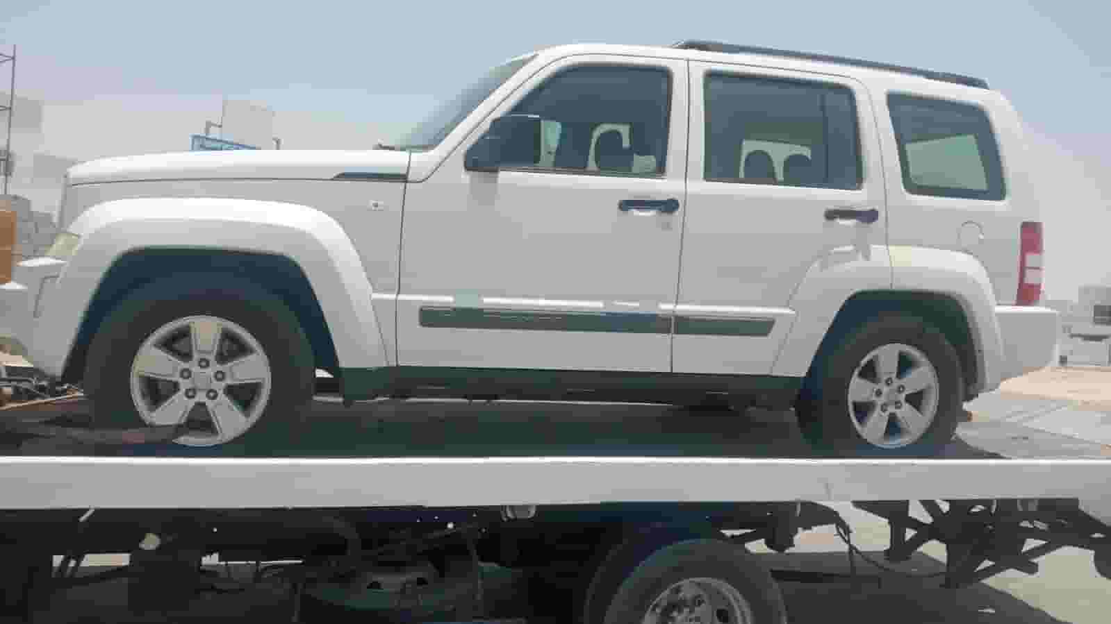  24-hour car towing service