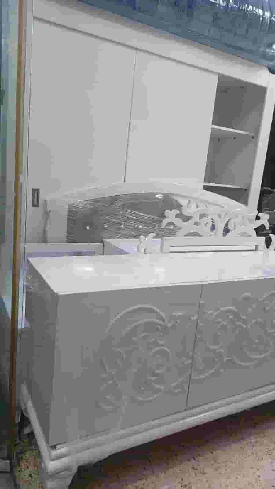 Furniture buying and selling