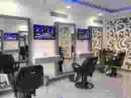 Selling the furniture of a complete men's center