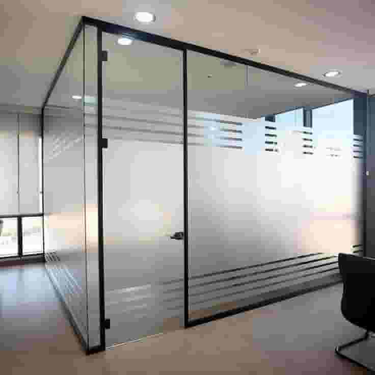 A company that does all glass and aluminum works